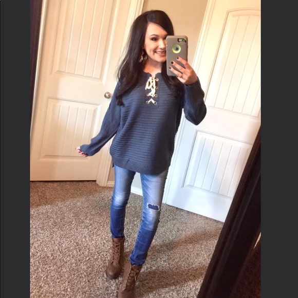 Petal Roz boutique blue relaxed sweater S - Picture 2 of 8